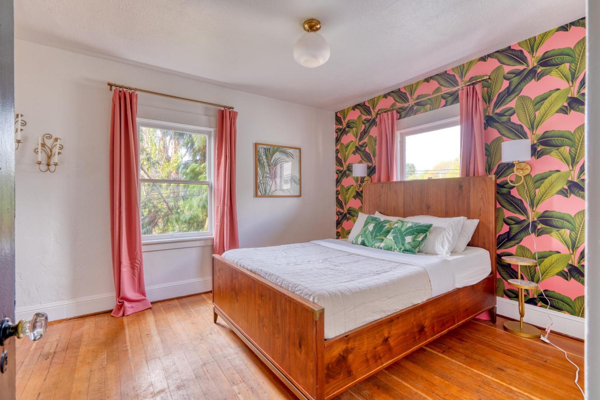 Apartment Collection - Lively 2br Old Hollywood - 92 Walkscore