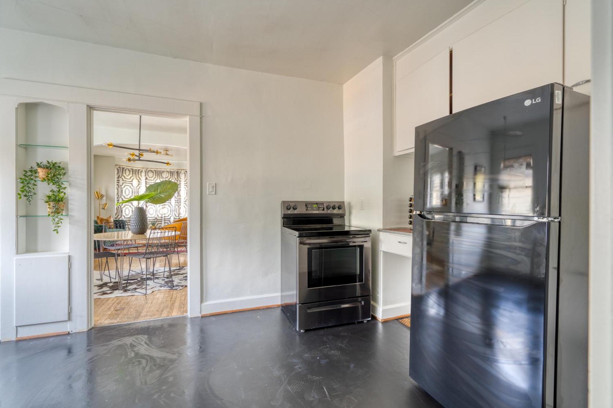 Collection - Lively 2br Old Hollywood - 92 Walkscore *